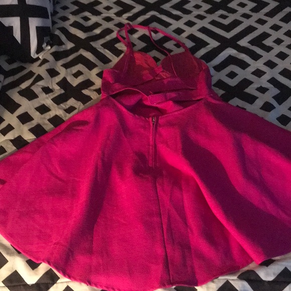 Hit pink dress - Picture 2 of 2